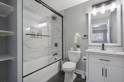 Bath - 7944 Harrison Ave, Munster, IN 46321 photo 3 of 3