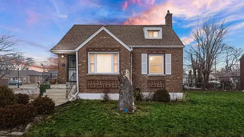 631 141st St, Hammond, IN 46327