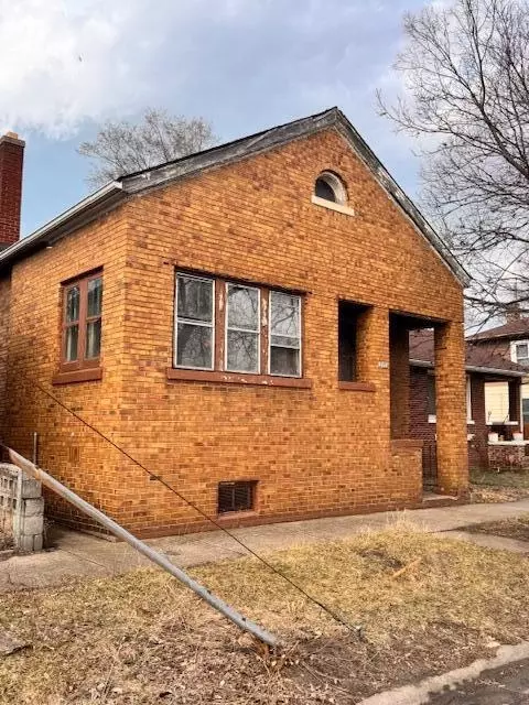 1686 W 10th Pl, Gary, IN 46404