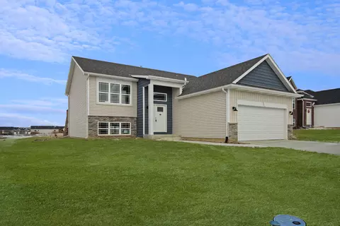 3022 W 84th Pl, Merrillville, IN 46410