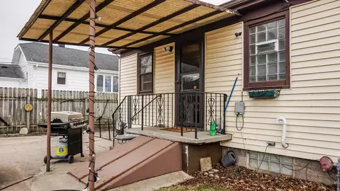Exterior - 141 N Dwiggins St, Griffith, IN 46319 photo 4 of 16