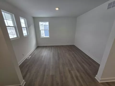 Living - 1180 Putman Pl, Chesterton, IN 46304 photo 2 of 2