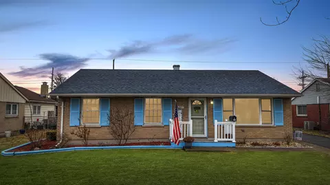 8023 Richard St, Highland, IN 46322