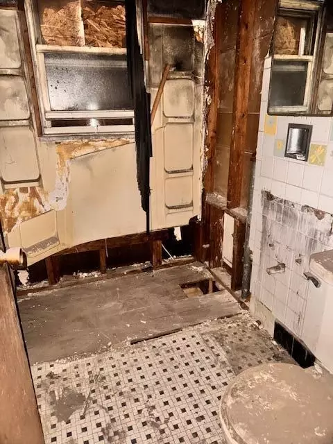 302 Lincoln St, Gary, IN 46402 photo 5