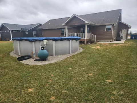 Exterior - 702 19th St, De Motte, IN 46310 photo 3 of 4