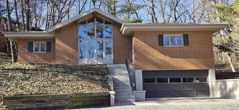 2 Cedar Ct, Portage, IN 46368