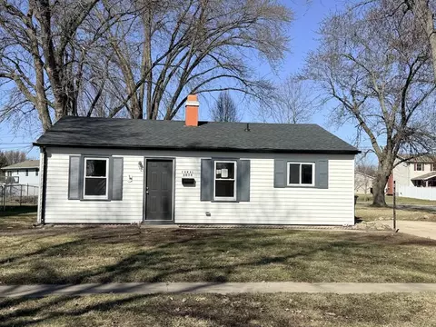 3036 Coral Dr, Hobart, IN 46342