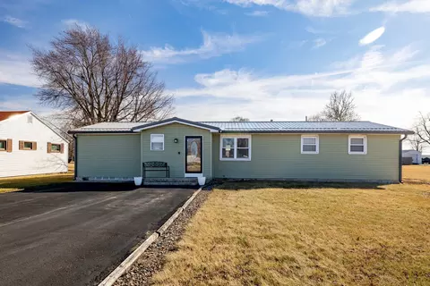 315 W Railroad St, Kentland, IN 47951