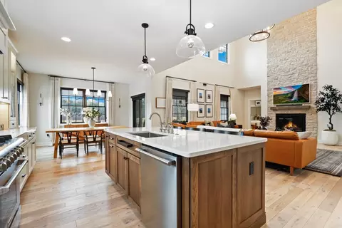 Kitchen - 9543 Corydalis Ave, Saint John, IN 46373 photo 8 of 10