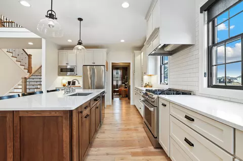 Kitchen - 9543 Corydalis Ave, Saint John, IN 46373 photo 1 of 10