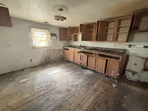 Kitchen - 52 E 36th Ave, Hobart, IN 46342 photo 1 of 2