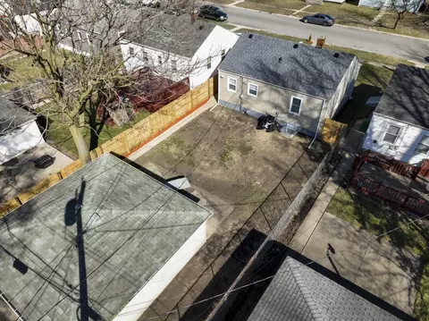 418 Dallas St, Gary, IN 46406