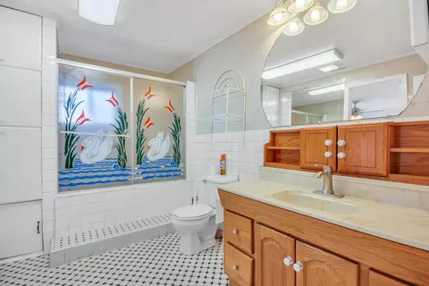 Bath - 2327 Burr St, Gary, IN 46406 photo 1 of 1