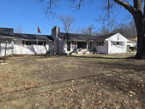 1950 Riverlane Dr, Lake Station, IN 46405