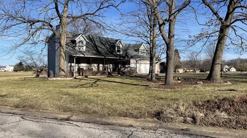 780 Merganser Ln, Valparaiso, IN 46385