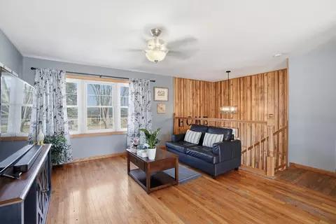Living - 342 N Wright St, Griffith, IN 46319 photo 2 of 2