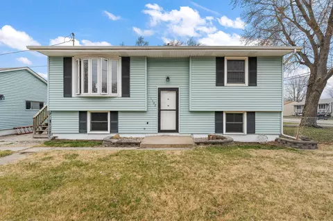 1702 Broadway Ave, Chesterton, IN 46304