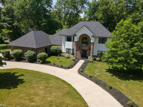 12 S Broadway, Beverly Shores, IN 46301