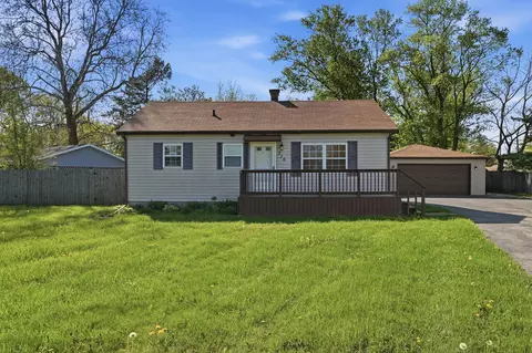 316 Oak Cir, Crown Point, IN 46307