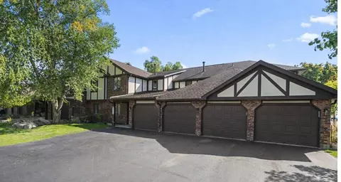 5015 Spinnaker Ln #C, Crown Point, IN 46307