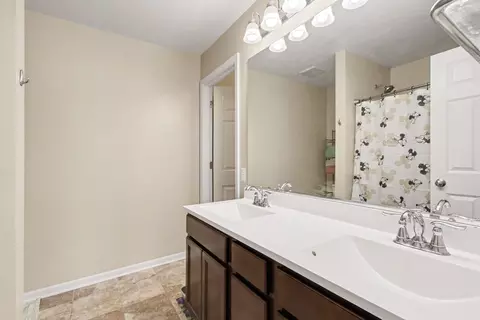 Bath - 15549 W 101st Pl, Dyer, IN 46311 photo 1 of 2
