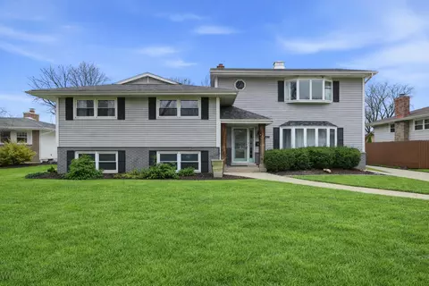 9200 Birch Ave, Munster, IN 46321