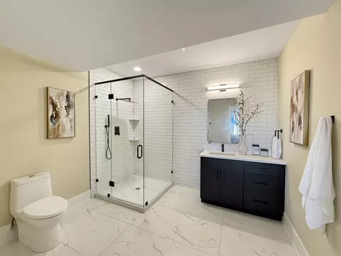 Bath - 10102 Lakeview Dr, Saint John, IN 46373 photo 5 of 5