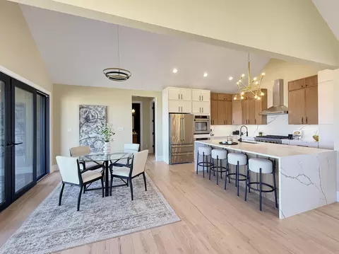 Dining - 10102 Lakeview Dr, Saint John, IN 46373 photo 2 of 2