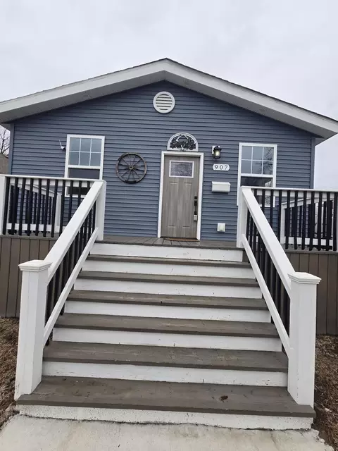 907 Carroll St, Hammond, IN 46320