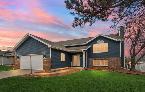 8567 Judith Ln, Saint John, IN 46373