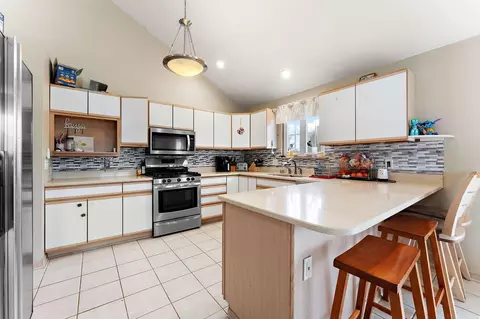 Kitchen - 8567 Judith Ln, Saint John, IN 46373 photo 1 of 4
