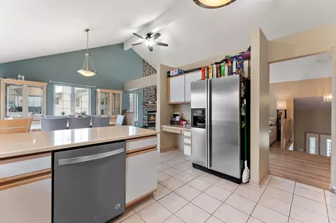 Kitchen - 8567 Judith Ln, Saint John, IN 46373 photo 3 of 4