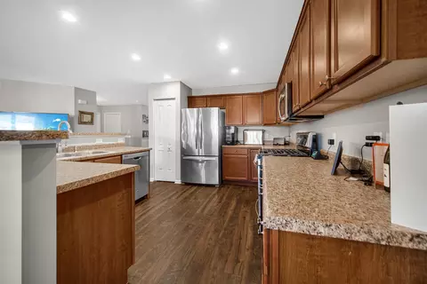 Kitchen - 13679 Blue Springs Ct, Dyer, IN 46311 photo 2 of 3