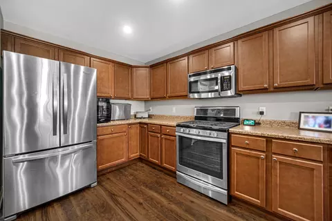 Kitchen - 13679 Blue Springs Ct, Dyer, IN 46311 photo 3 of 3