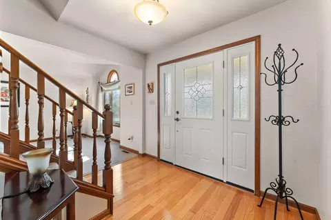 Entry Way - 3115 Devonshire Cir, Crown Point, IN 46307 photo 1 of 1