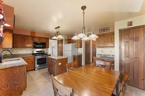 Kitchen - 3115 Devonshire Cir, Crown Point, IN 46307 photo 4 of 5