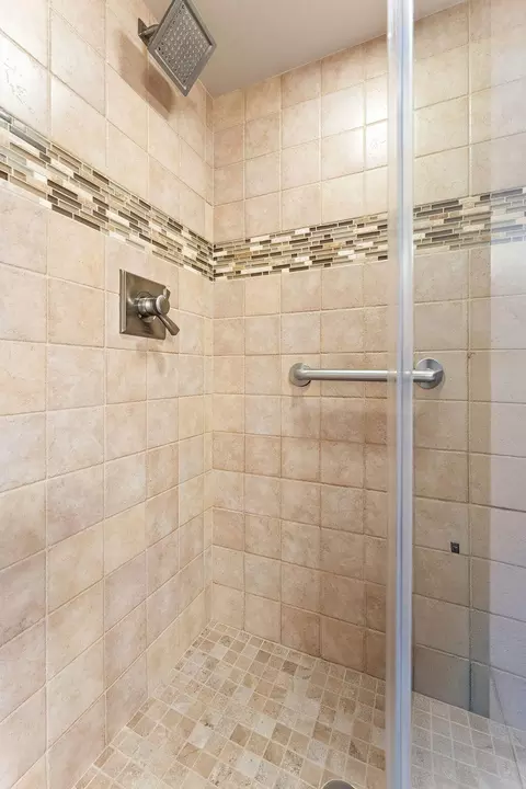 Bath - 3115 Devonshire Cir, Crown Point, IN 46307 photo 4 of 6