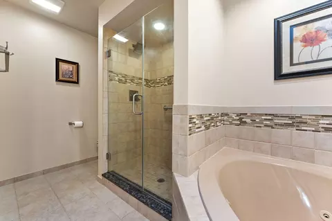 Bath - 3115 Devonshire Cir, Crown Point, IN 46307 photo 3 of 6