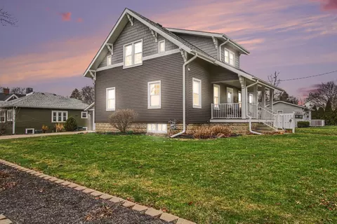 901 Campbell St, Valparaiso, IN 46385