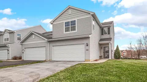 452 Greenbrier Ln, Lowell, IN 46356