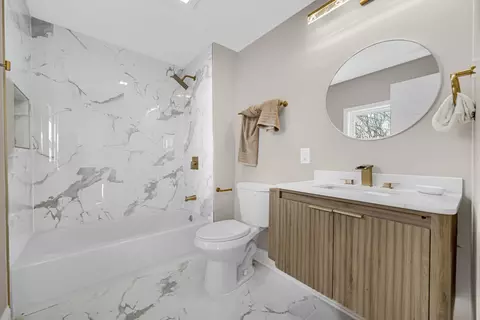 Bath - 357 Taft Pl, Gary, IN 46404 photo 1 of 2