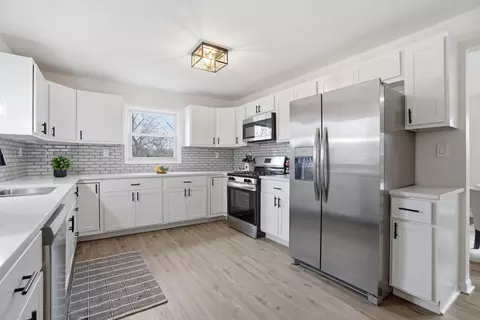 Kitchen - 4320 Calhoun St, Gary, IN 46408 photo 3 of 4