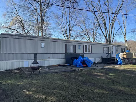 1125 E 400, Knox, IN 46534
