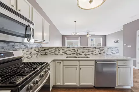 Kitchen - 875 Flagstone Dr, Dyer, IN 46311 photo 4 of 4