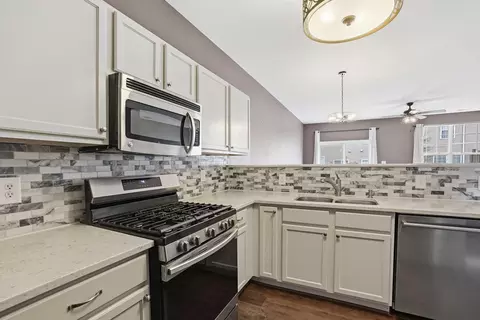Kitchen - 875 Flagstone Dr, Dyer, IN 46311 photo 3 of 4
