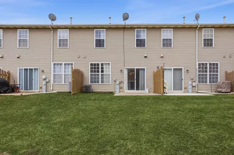 Exterior - 875 Flagstone Dr, Dyer, IN 46311 photo 3 of 4