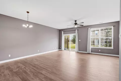 Living - 875 Flagstone Dr, Dyer, IN 46311 photo 1 of 3