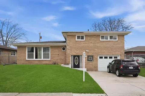 5335 Buchanan St, Merrillville, IN 46410