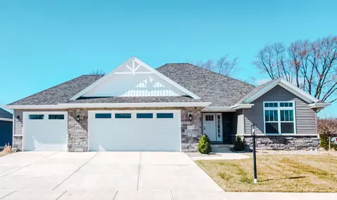 2030 Peace Parkway Ct, Schererville, IN 46375
