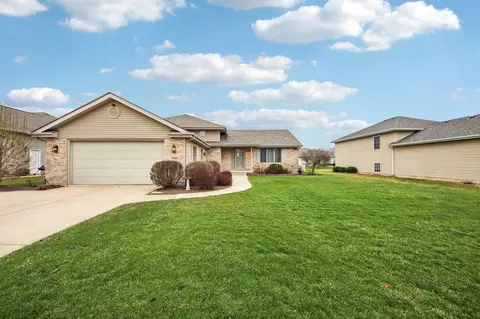 9396 Calumet St, Dyer, IN 46311